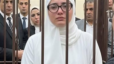 رجعت الدكتورة هبه لشقتها ووحدت رائحة غريبة