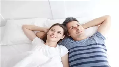 اذا طلبت منك زوجتك ذلك العلاقة لا تفعلة أبداً لان النبي ص نهانا عنها في العلاقة الزوجية