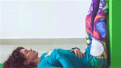 فوائد وضعيه رفع الساقين على الجدار …